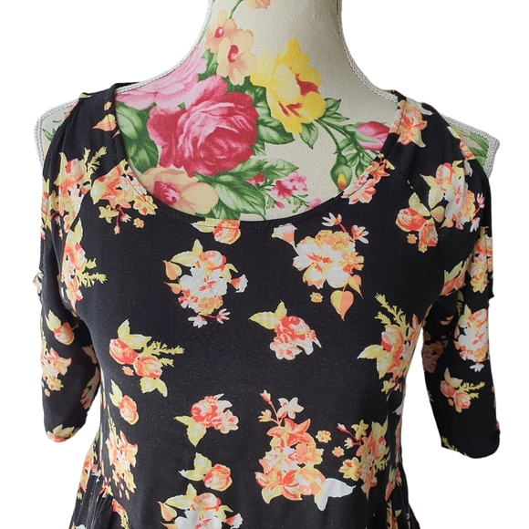 Sportsgirl Cold Shoulder Dress - Picture 2 of 8